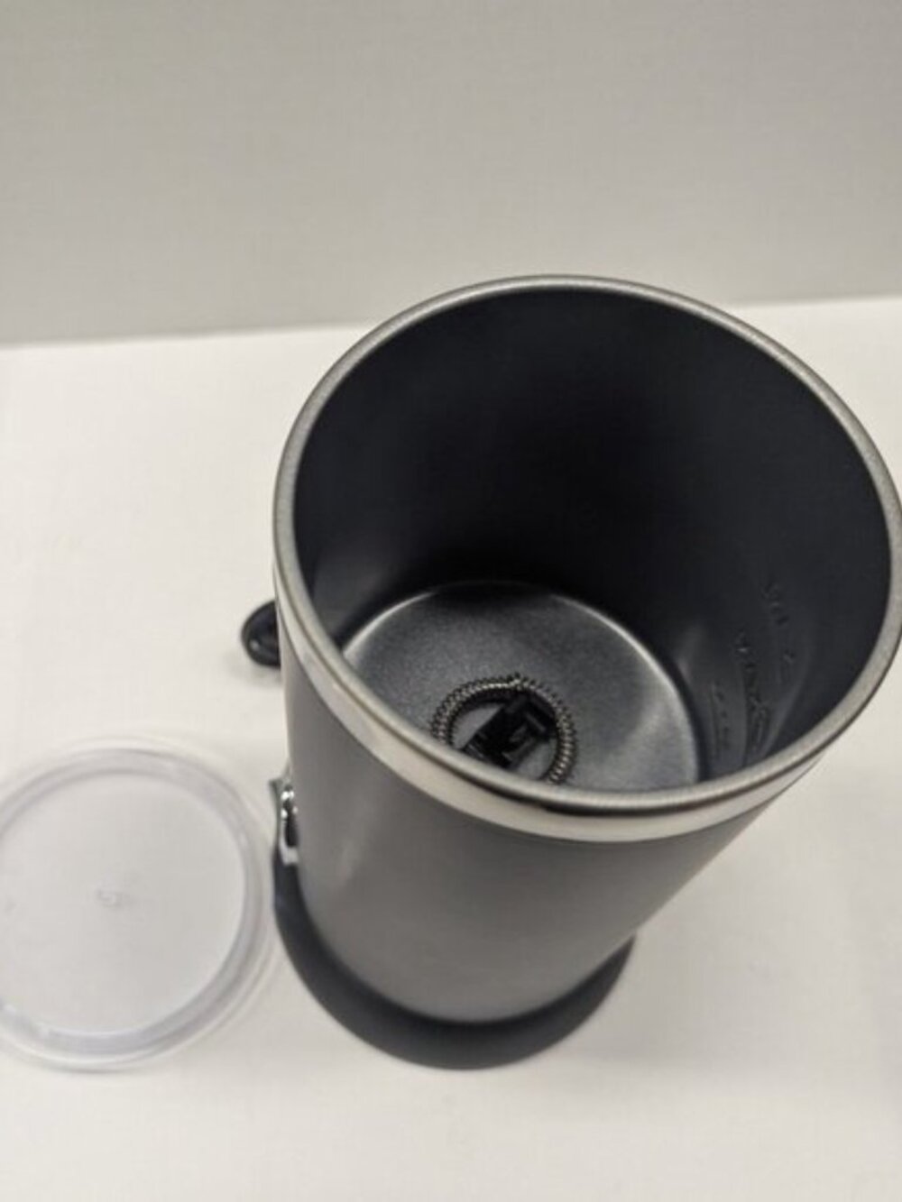 Bodum Bistro Electric Milk Frother Black - Picture 4 of 6